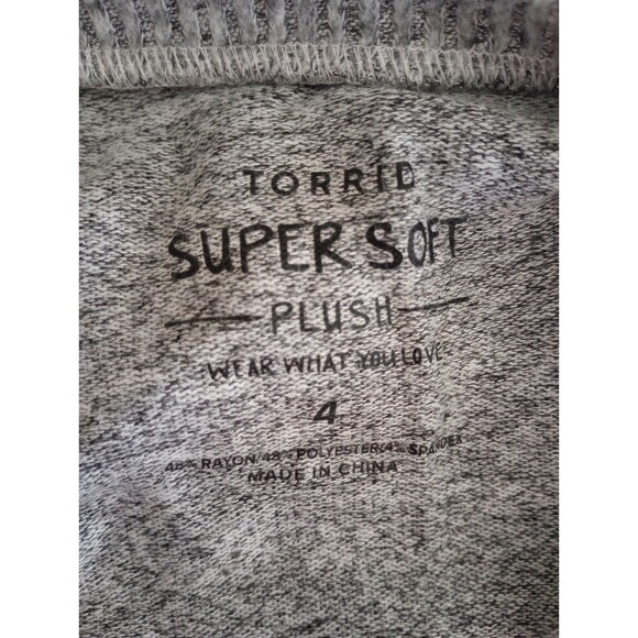 Torrid Super Soft Plush Sweater Top Gray Pearl Studded Size 4 4X Cozy Stretch - Picture 9 of 9